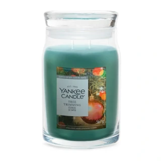 Yankee Candle Signature velká vonná svíčka Tree Trimming 567 g